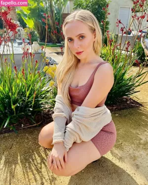 madilyn-bailey thumbnail #2040078