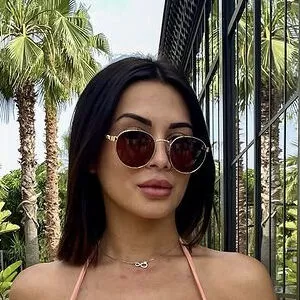 manon-van thumbnail #2045977