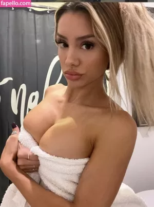 mariana-morias thumbnail #2051827
