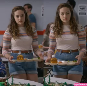 mary-mouser thumbnail #207009