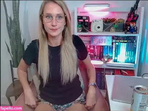maude-garrett thumbnail #991236