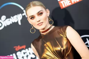 meg-donnelly thumbnail #1222169