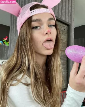 megan-guthrie-17 thumbnail #160649