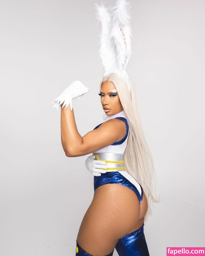 Megan Thee Stallion-2