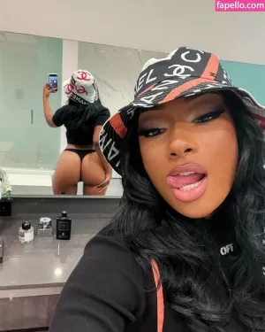megan-thee-stallion thumbnail #38273