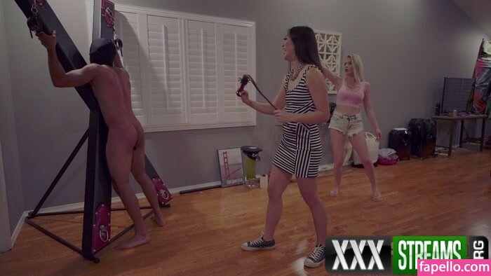 menareslaves-1