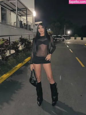 miaqueen1-woman-wow thumbnail #6285178