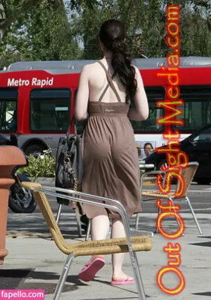 michelle-trachtenberg thumbnail #1239101