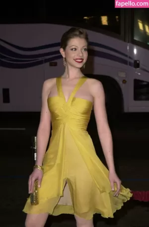 michelle-trachtenberg thumbnail #1239097