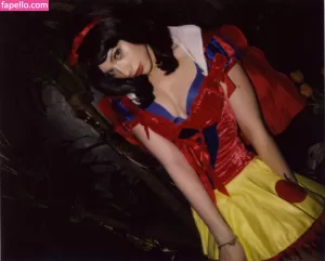 michelle-trachtenberg thumbnail #1239093