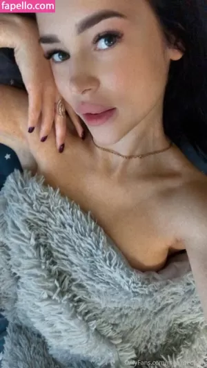 mila-moore thumbnail #2731065