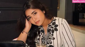 minahil-malik thumbnail #6277827