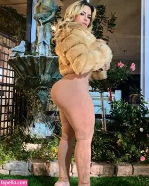 miss-petzak thumbnail #2089240