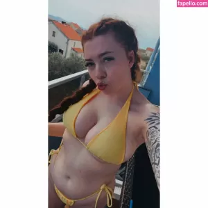 molly-capper thumbnail #895532