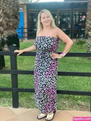 mrs-hotwife thumbnail #3134484