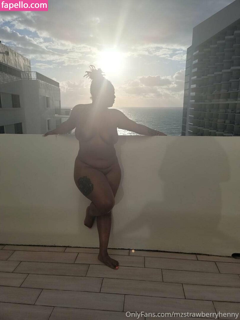 mzstrawberryhenny-3