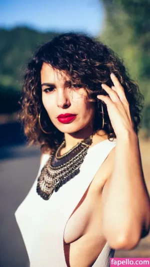 nadine-velazquez thumbnail #2114242