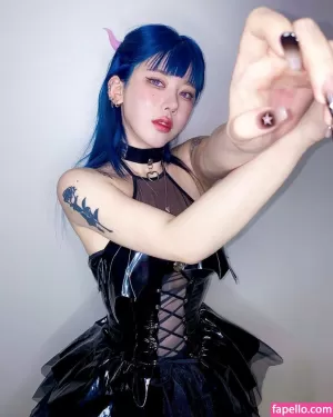 naughty-rabbit thumbnail #2124035