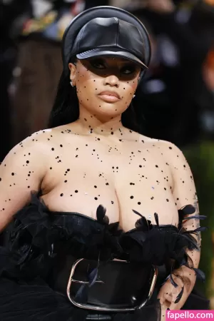 nicki-minaj thumbnail #411137