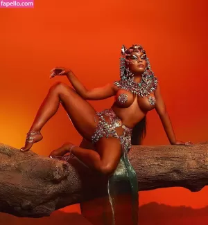 nicki-minaj thumbnail #411081