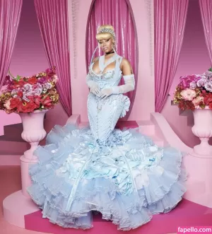 nicki-minaj thumbnail #411079
