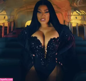 nicki-minaj thumbnail #411078