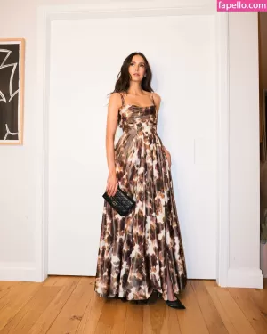 nina-dobrev thumbnail #250839