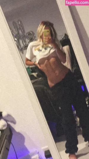 noah-cyrus thumbnail #830214