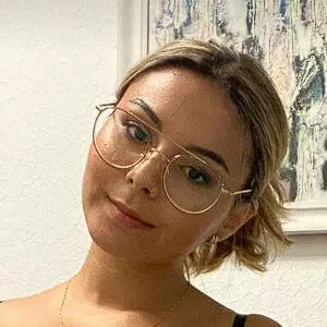 nurse-leaa thumbnail #2140906