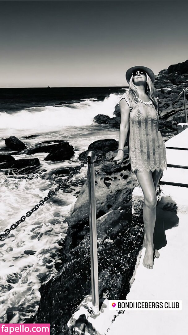 Penny Lancaster-2