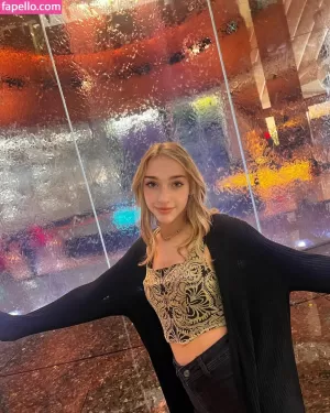 phoebe-owns-u thumbnail #3317887