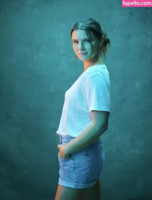 phoebe-roberts thumbnail #3434161