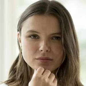 phoebe-roberts thumbnail #3434165