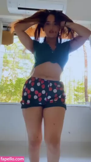 prajakta-dusane thumbnail #1350866