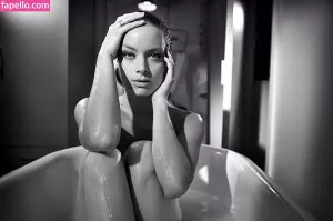 rachel-skarsten thumbnail #6092895