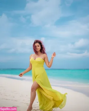 rashami-desai thumbnail #6283597