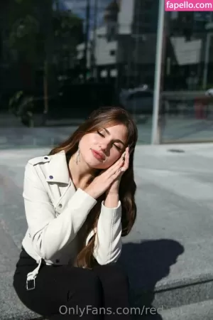 red-mila thumbnail #3639787