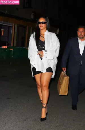 rihanna thumbnail #591360