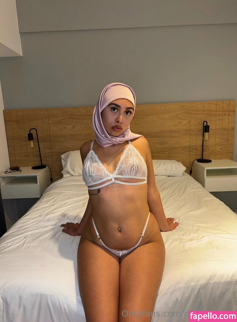 riyakhalifaa-2