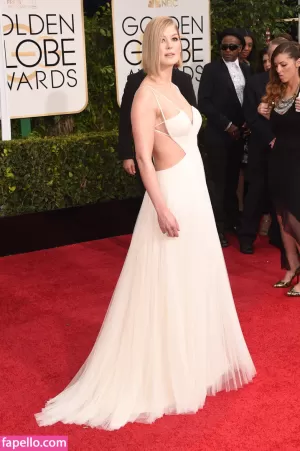 rosamund-pike thumbnail #2203258