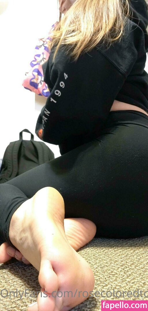 rosecoloredtoesfree-2