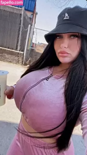 roxnour thumbnail #3778609
