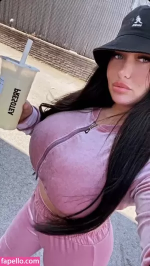 roxnour thumbnail #3778608