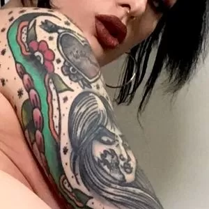 roxy-tatt-babe thumbnail #2206503
