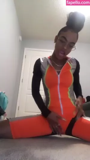 rozay-molly thumbnail #529567