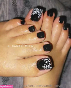 sandy-small-feet thumbnail #3126287
