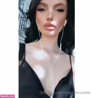santa-brunette thumbnail #1414287
