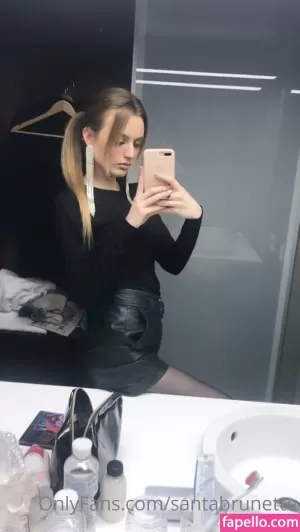 santa-brunette thumbnail #1414280