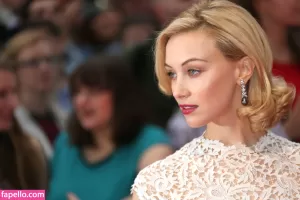 Full Video : Sarah Gadon Nude Leaks OnlyFans I Nudes - Celeb Nudes