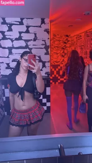 sarina thumbnail #785585
